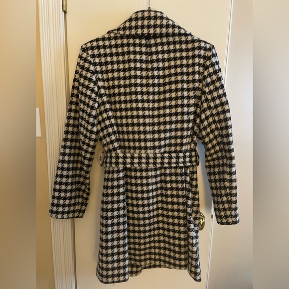 Coat - Picture 2 of 2